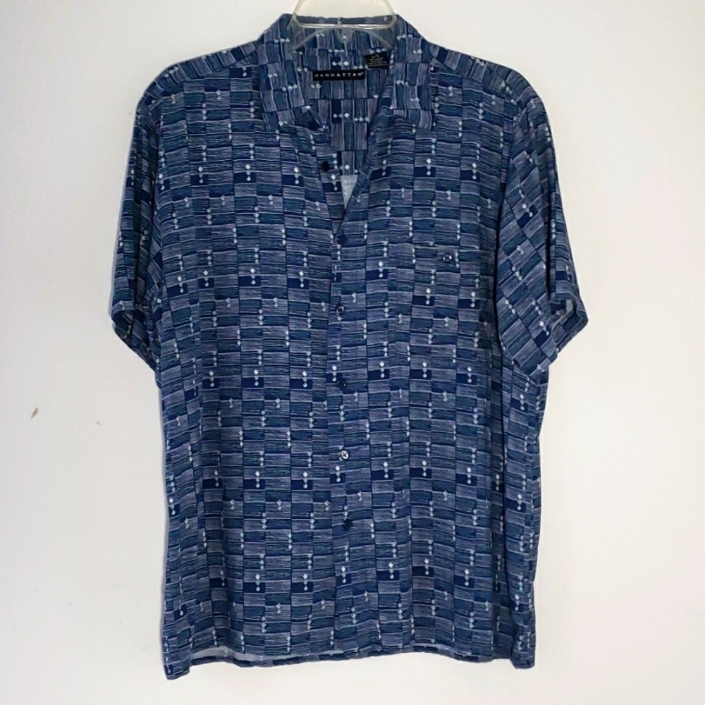 Manhattan Mens Blue Geometric Design Short Sleeve 100% Rayon Casual Shirt, Size